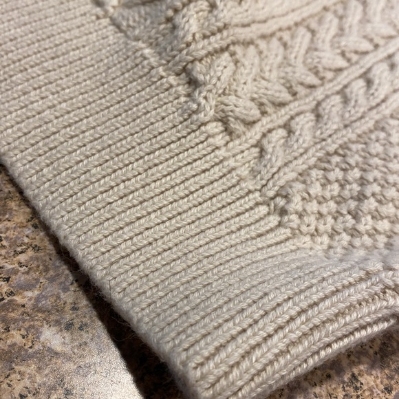 Old Navy Fishermans Knit Off White or Cream Sweater M (8) - Picture 7 of 12